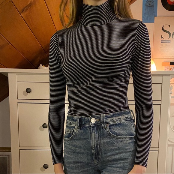 Brandy Melville striped turtleneck - Picture 2 of 3